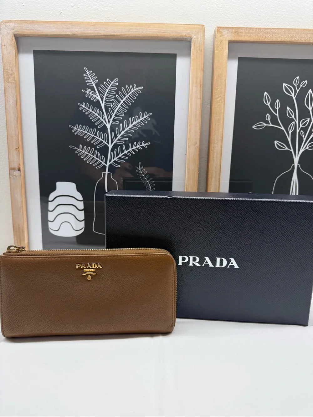 Prada wallet authentic with‎ box - brown